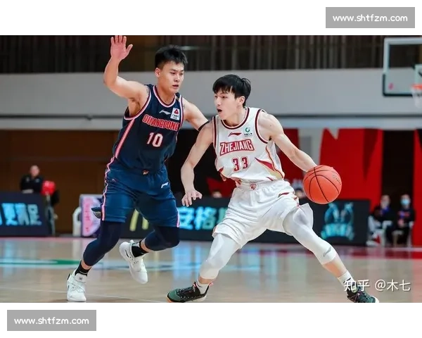 江苏对阵广东的焦点战解析：实力对比与胜负关键一览